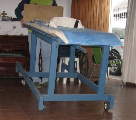La Bipeda / The Bipedal
